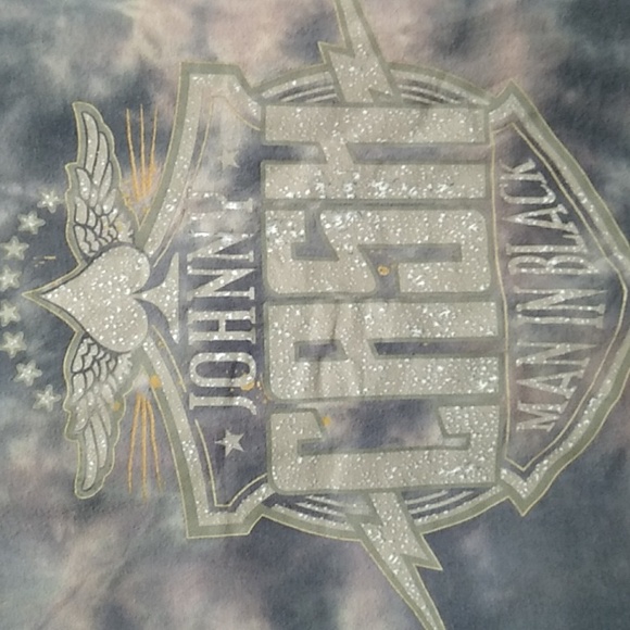 Johnny Cash Shirt Sz.M Small Hole On Front (X-50 CRATE) - Picture 2 of 6